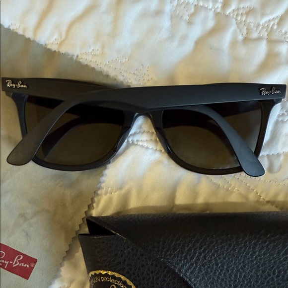 Ray-Ban Classic Black Sunglasses - Picture 2 of 8